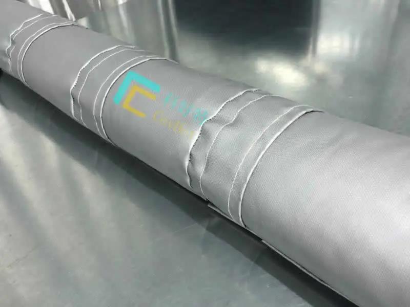 高溫管道<a href=http://www.jsyhl.cn/e/tags/?tagname=%E4%BF%9D%E6%B8%A9%E9%9A%94%E7%83%AD target=_blank class=infotextkey>保溫隔熱</a>衣